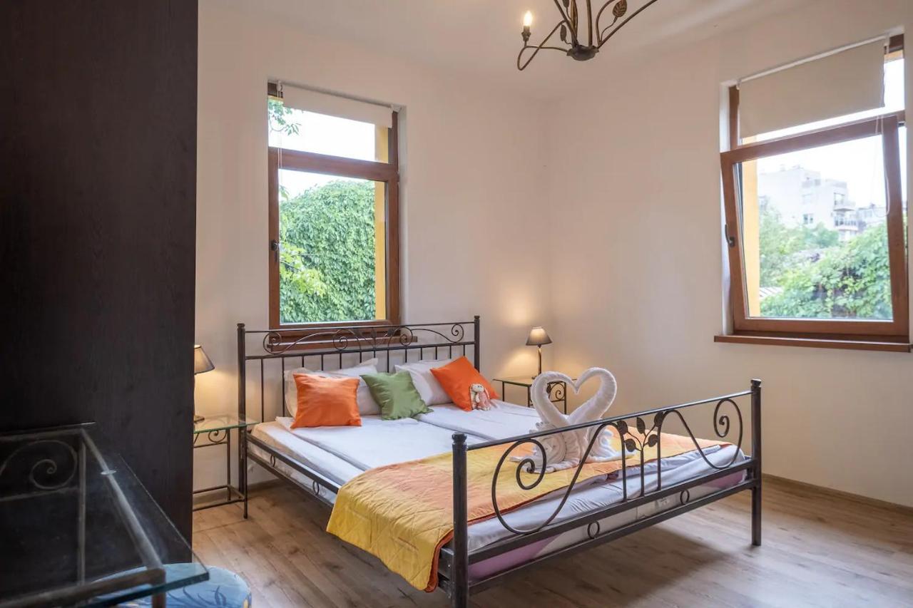 Entire Central House With Guest Rooms & Garden Sofia Luaran gambar