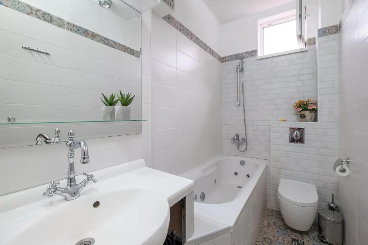 Entire Central House With Guest Rooms & Garden Sofia Luaran gambar